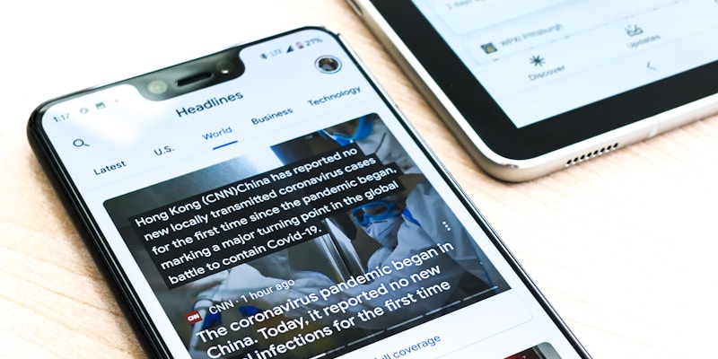 编辑部工作场景，记者正在撰写体育行业深度报道